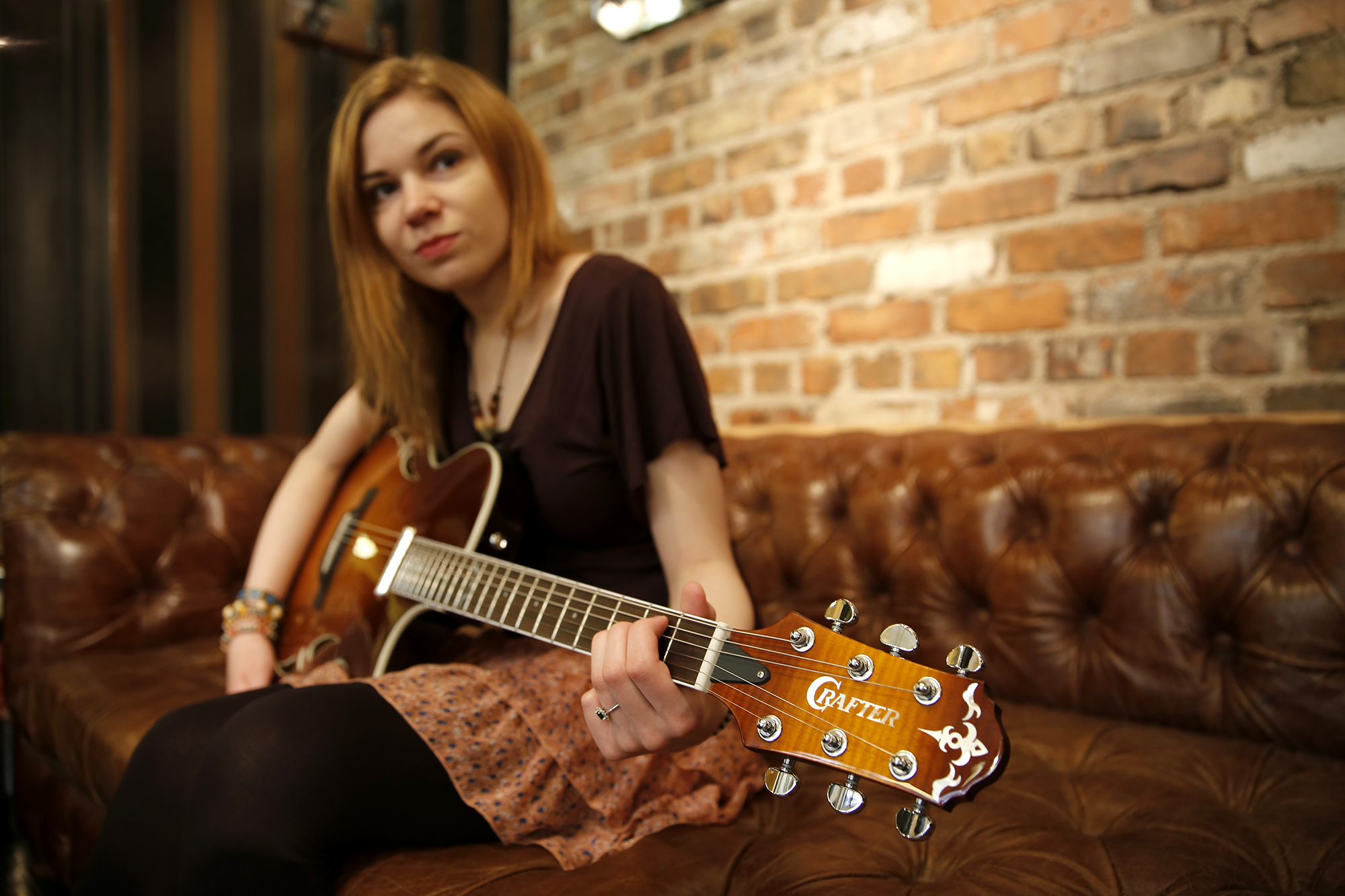 crafter_guitar_shoot_004