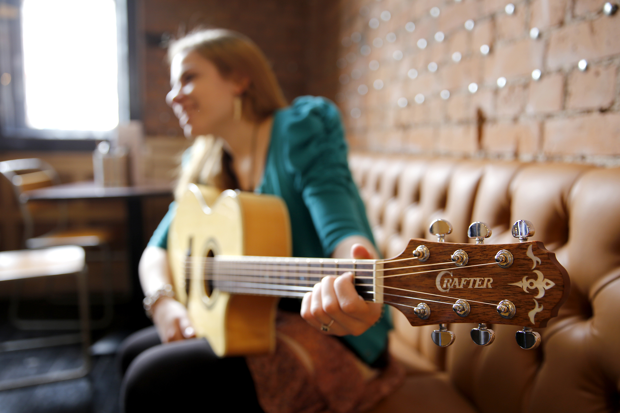 crafter_guitar_shoot_007