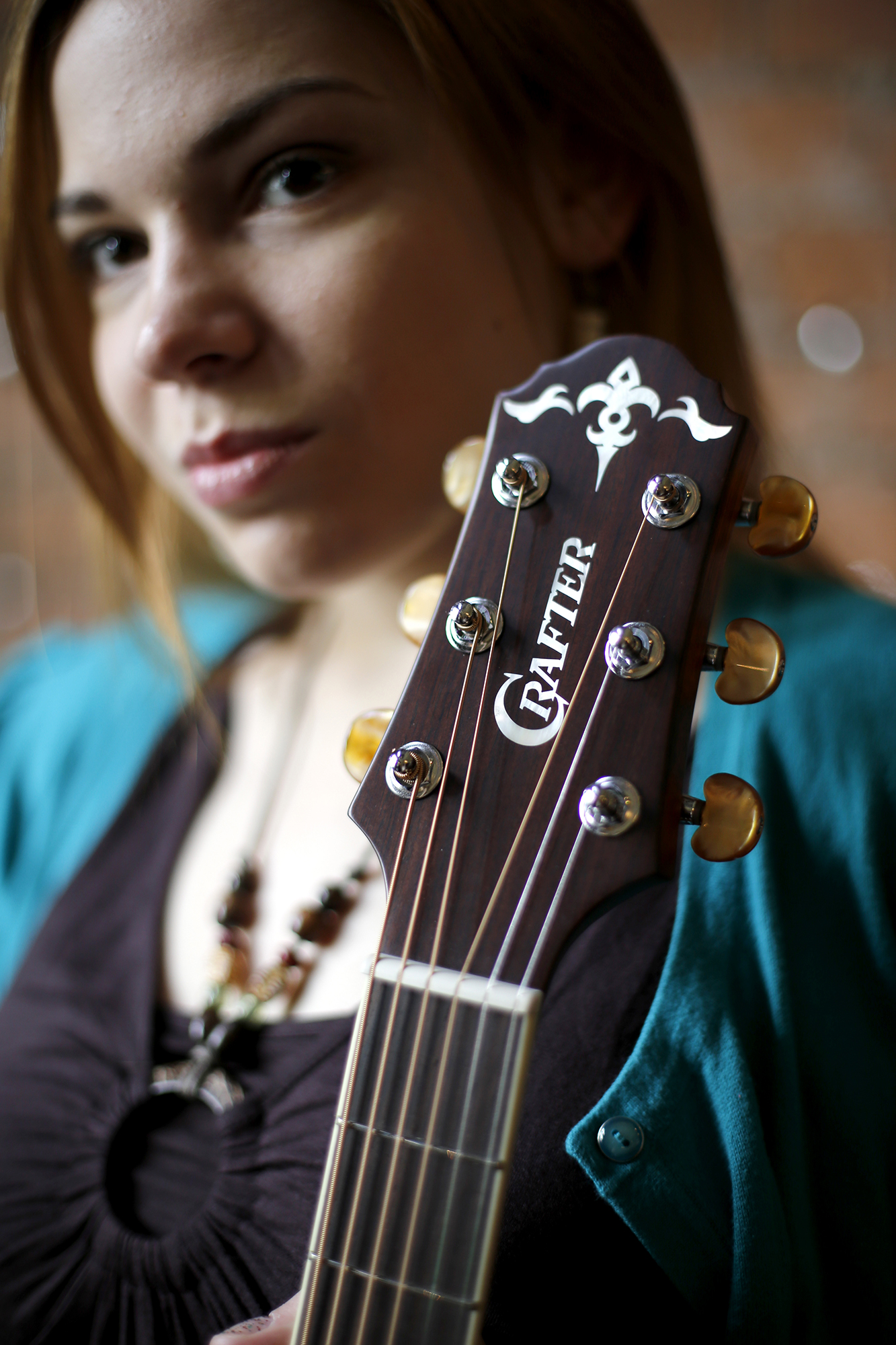 crafter_guitar_shoot_012