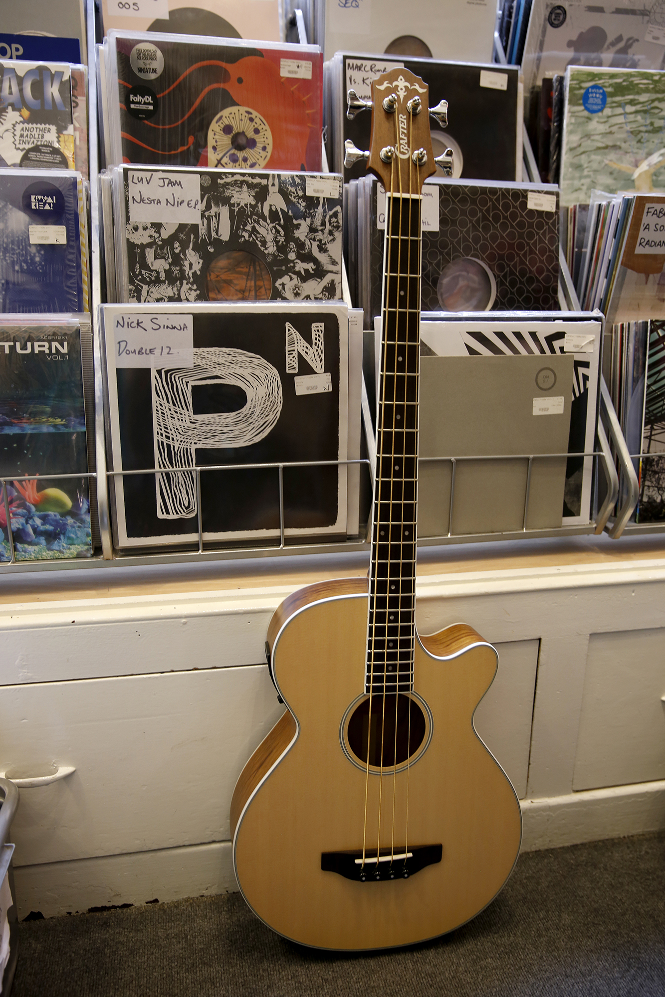 crafter_guitar_shoot_025