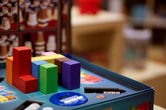 rulesofplay_shop_ad_038